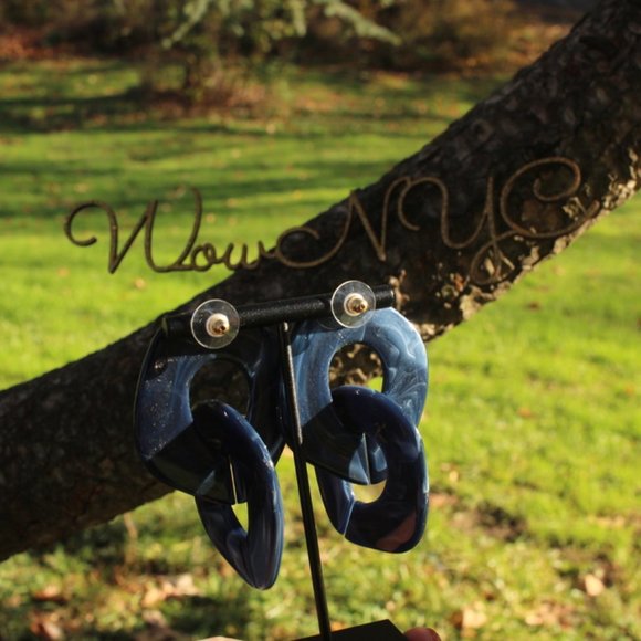 New Navy Tortoise Layered Circle Chain Earrings - Picture 8 of 9